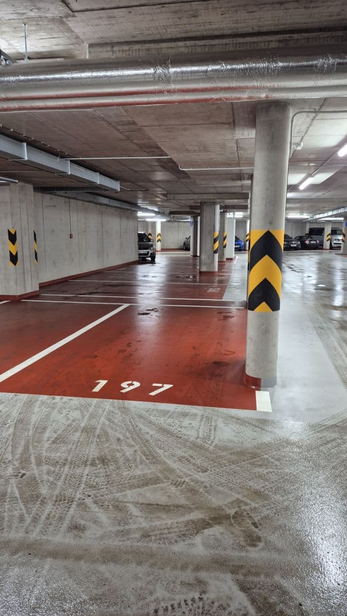 garage to rent, 13 m², V Třešňovce, Prague, Prague garage to rent, 13 m², V Třešňovce, Prague, Prague