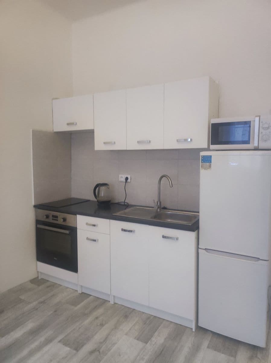 Studio flat to rent, 30 m², Záběhlická, Prague, Prague Studio flat to rent, 30 m², Záběhlická, Prague, Prague