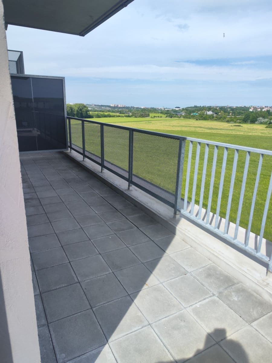 1 bedroom with open-plan kitchen flat to rent, 54 m², Želetická, Prague, Prague 1 bedroom with open-plan kitchen flat to rent, 54 m², Želetická, Prague, Prague