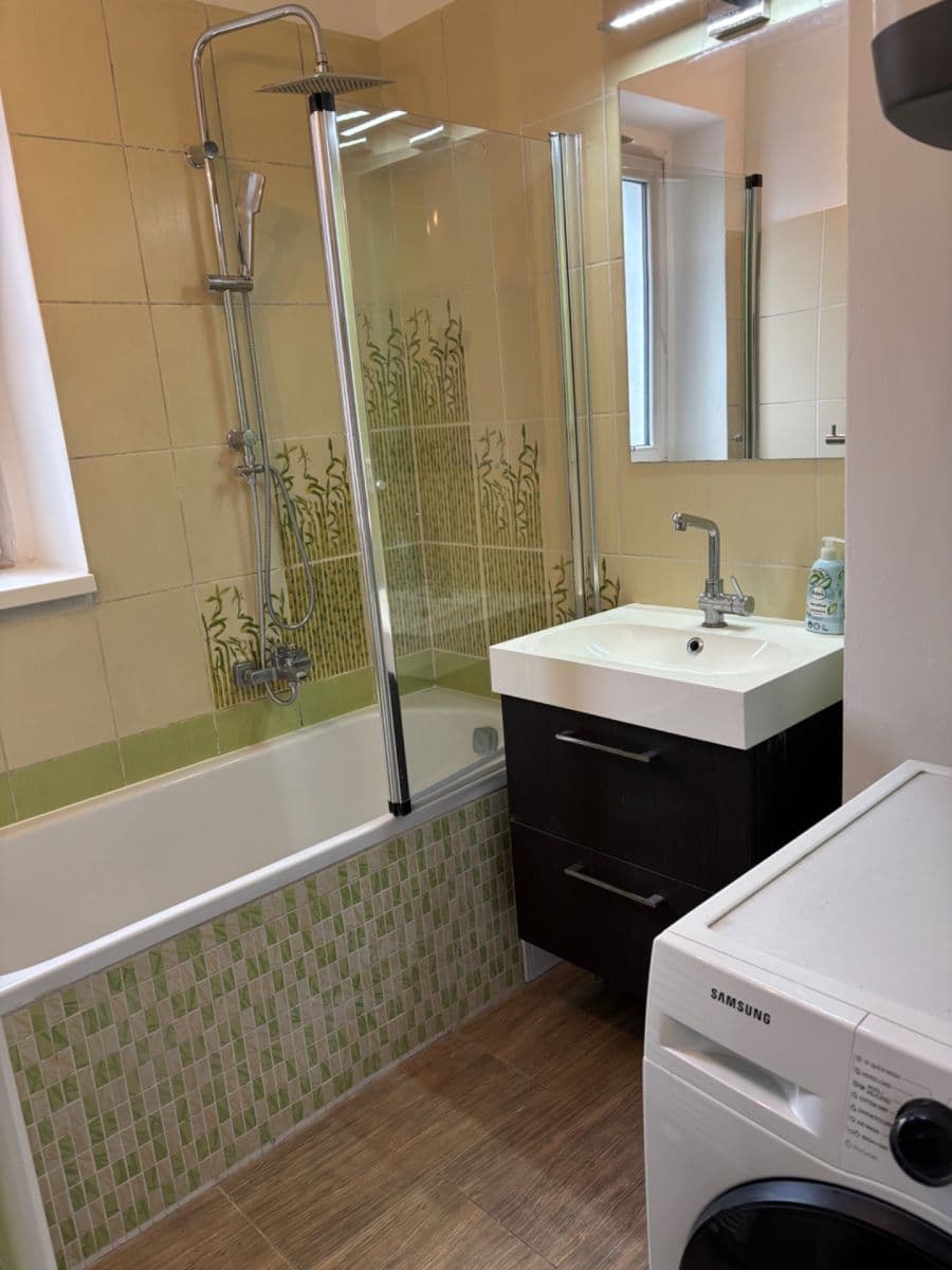 3 bedroom flat to rent, 77 m², Černokostelecká, Prague, Prague 3 bedroom flat to rent, 77 m², Černokostelecká, Prague, Prague