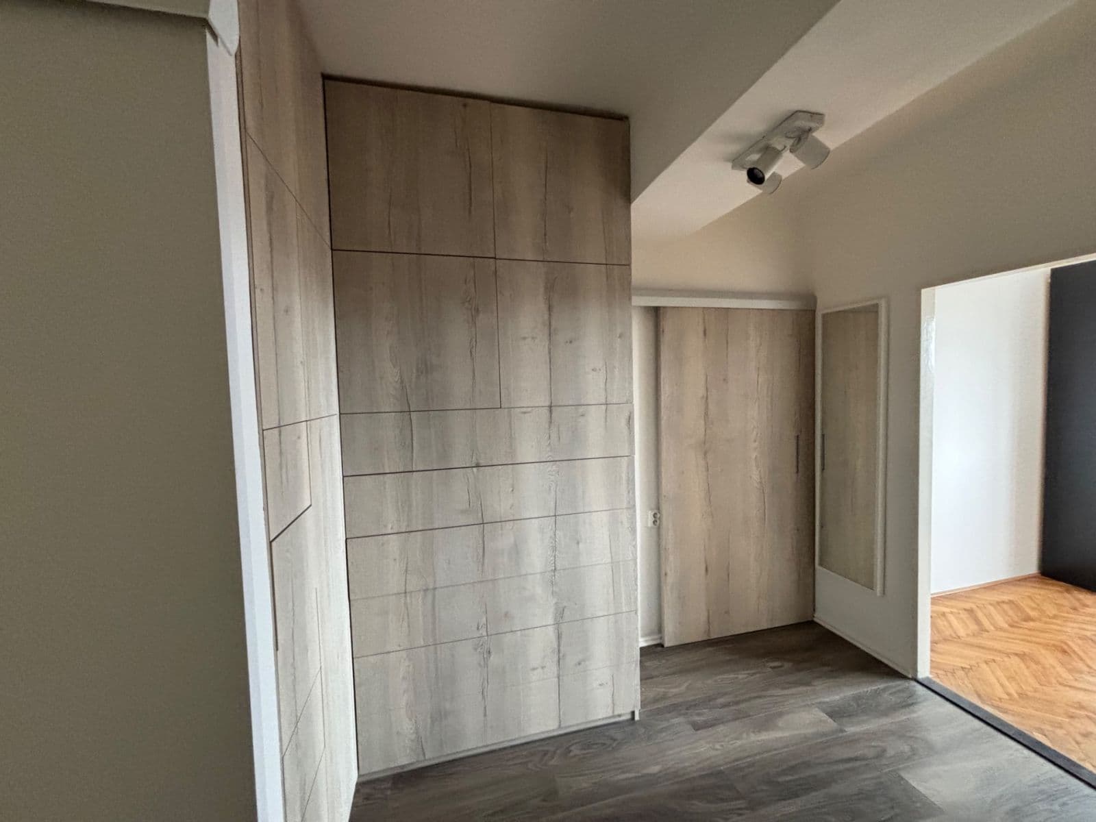 3 bedroom flat to rent, 77 m², Černokostelecká, Prague, Prague 3 bedroom flat to rent, 77 m², Černokostelecká, Prague, Prague