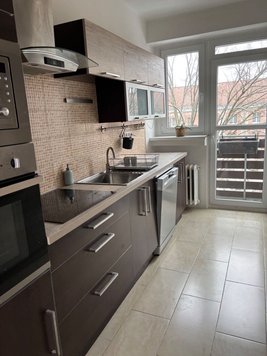 3 bedroom flat to rent, 77 m², Černokostelecká, Prague, Prague 3 bedroom flat to rent, 77 m², Černokostelecká, Prague, Prague