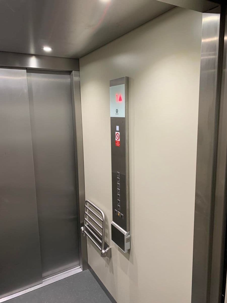 2 bedroom with open-plan kitchen flat to rent, 118 m², V Zeleném údolí, Prague, Prague 2 bedroom with open-plan kitchen flat to rent, 118 m², V Zeleném údolí, Prague, Prague