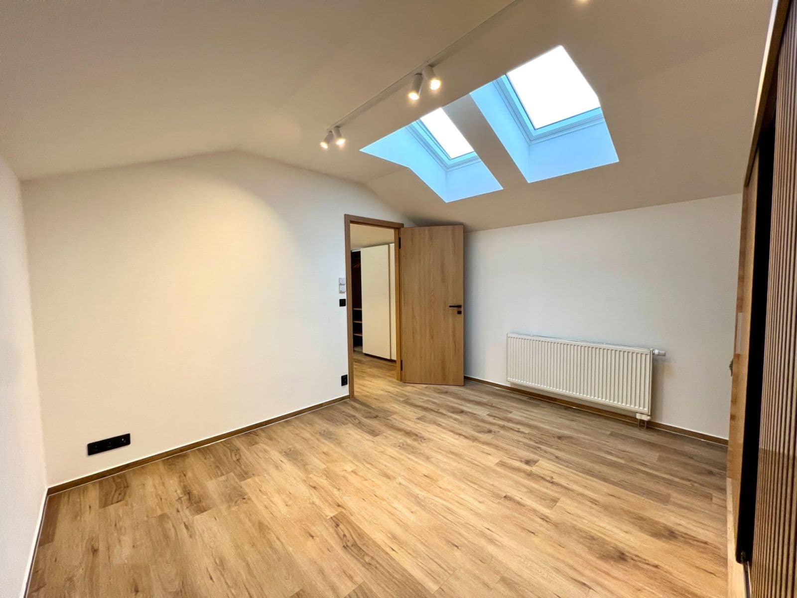 2 bedroom with open-plan kitchen flat to rent, 118 m², V Zeleném údolí, Prague, Prague 2 bedroom with open-plan kitchen flat to rent, 118 m², V Zeleném údolí, Prague, Prague