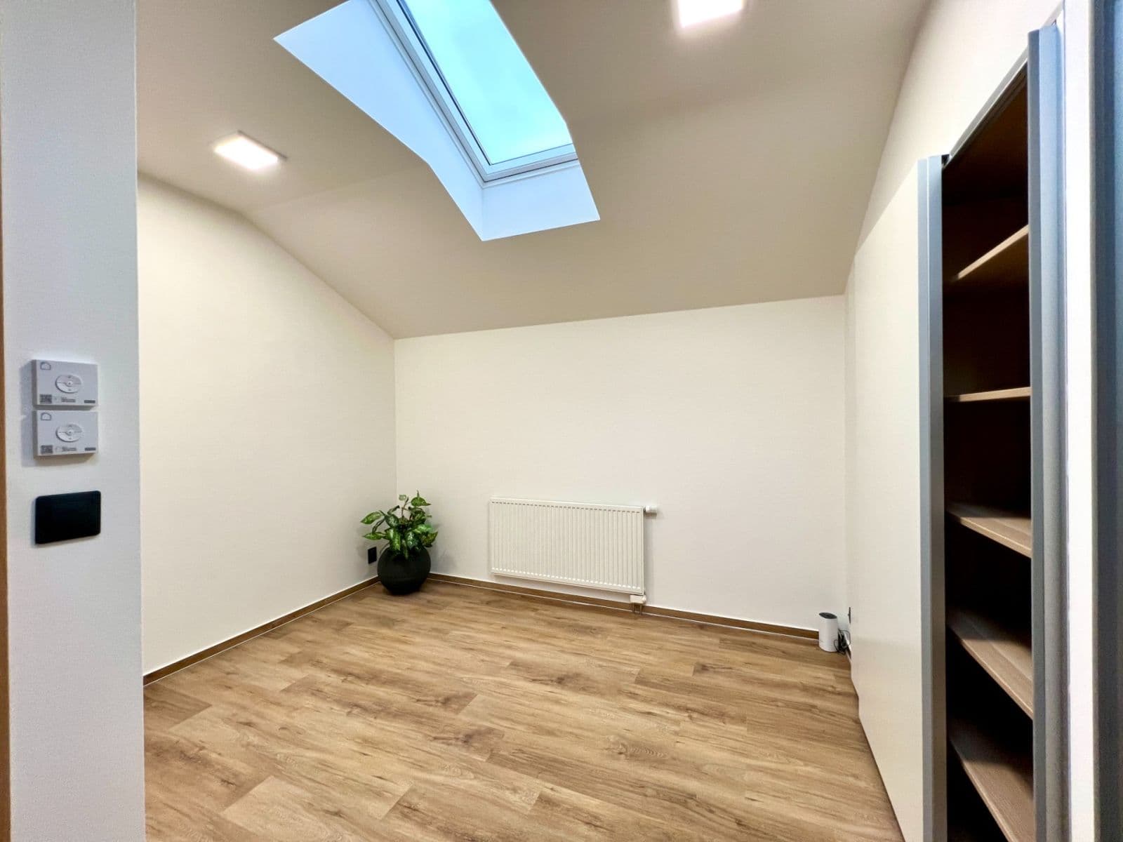 2 bedroom with open-plan kitchen flat to rent, 118 m², V Zeleném údolí, Prague, Prague 2 bedroom with open-plan kitchen flat to rent, 118 m², V Zeleném údolí, Prague, Prague