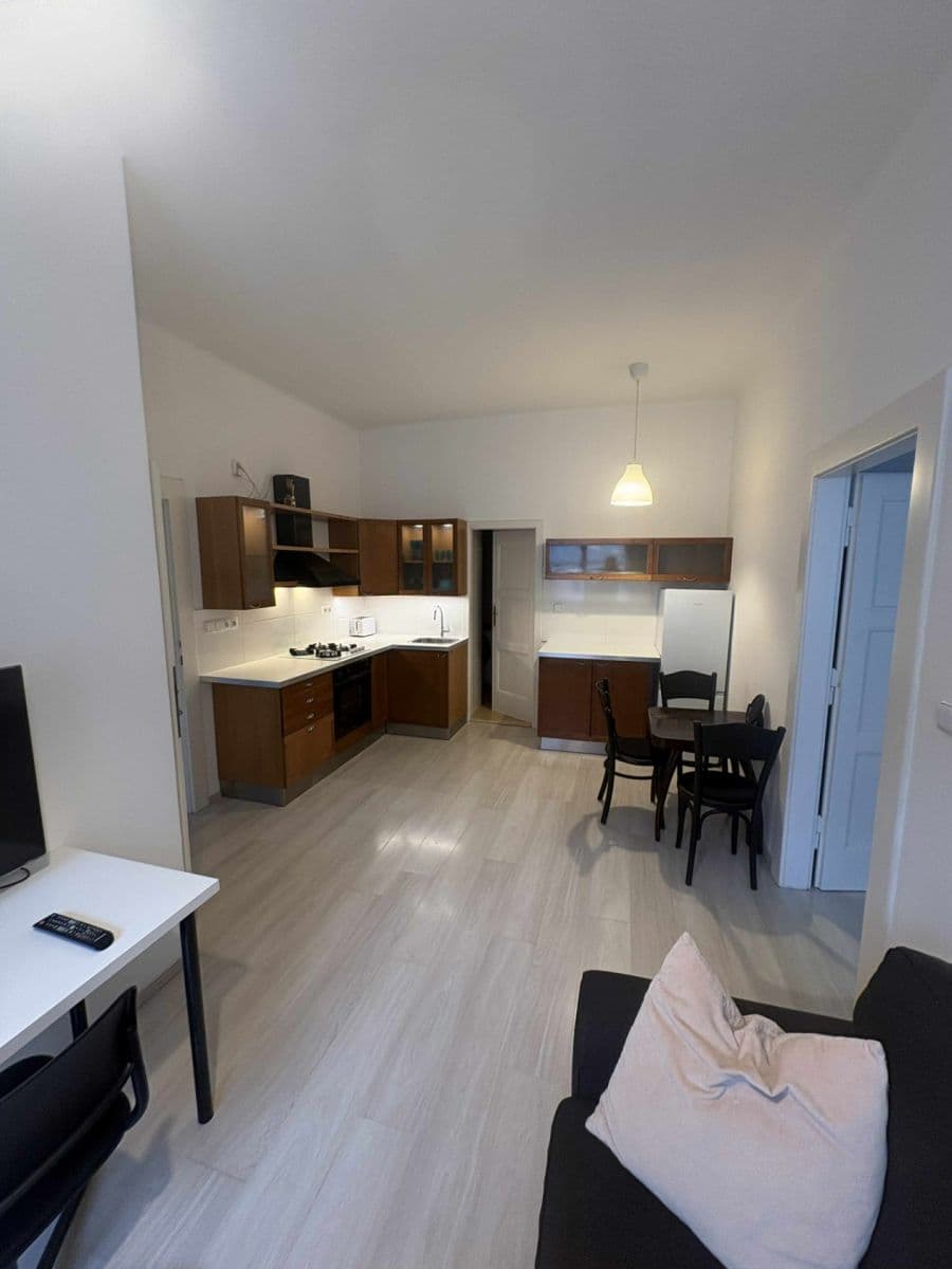 2 bedroom flat to rent, 49 m², Na Louži, Prague, Prague 2 bedroom flat to rent, 49 m², Na Louži, Prague, Prague