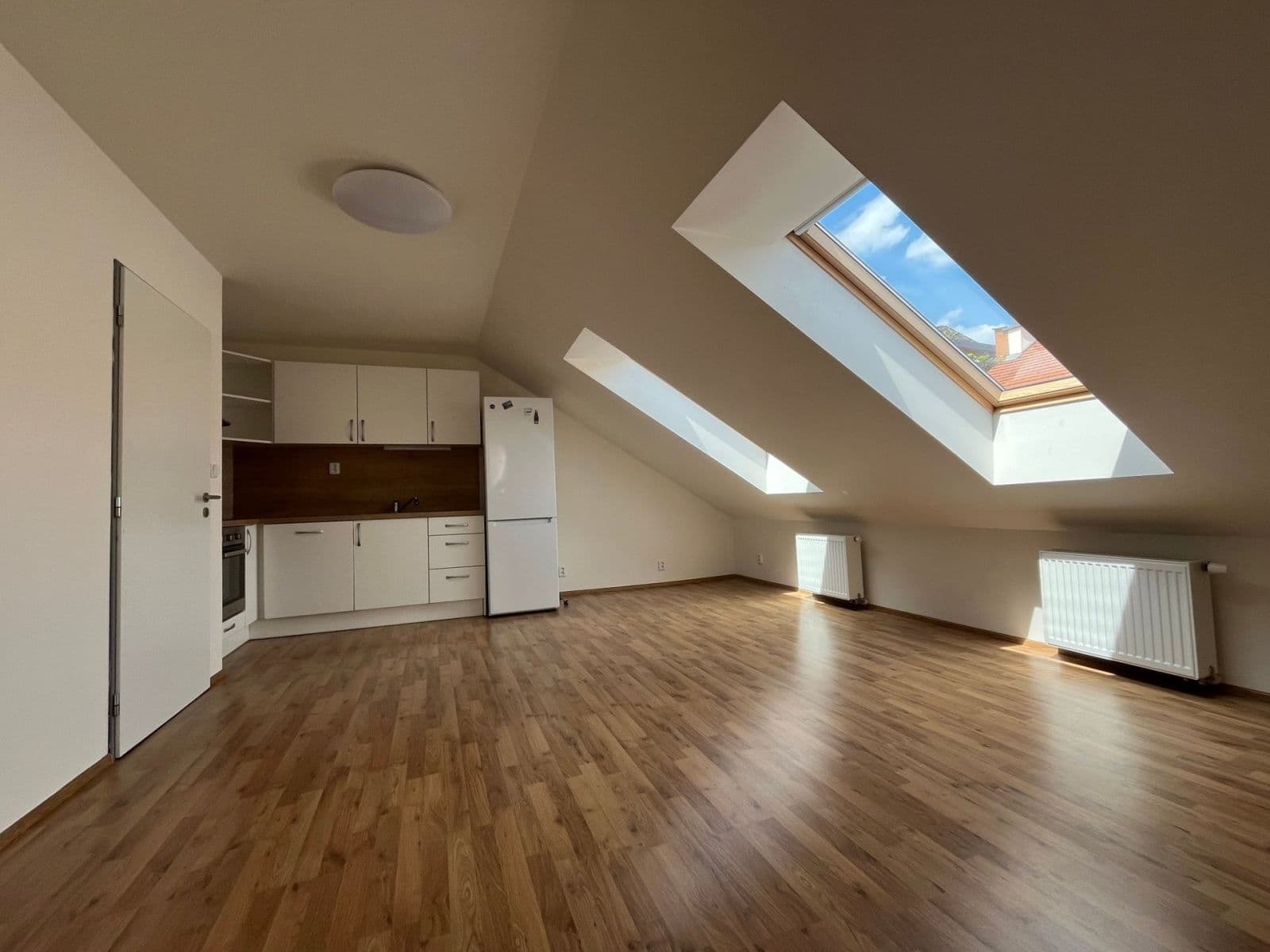 1 bedroom with open-plan kitchen flat to rent, 65 m², Brno, Jihomoravský Region 1 bedroom with open-plan kitchen flat to rent, 65 m², Brno, Jihomoravský Region