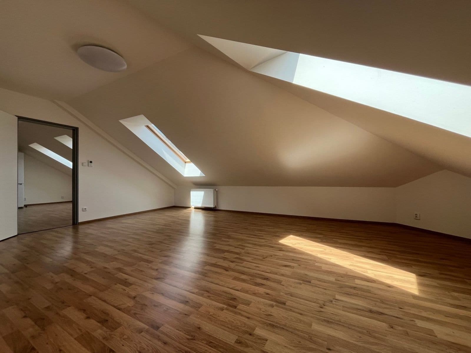 1 bedroom with open-plan kitchen flat to rent, 65 m², Brno, Jihomoravský Region 1 bedroom with open-plan kitchen flat to rent, 65 m², Brno, Jihomoravský Region