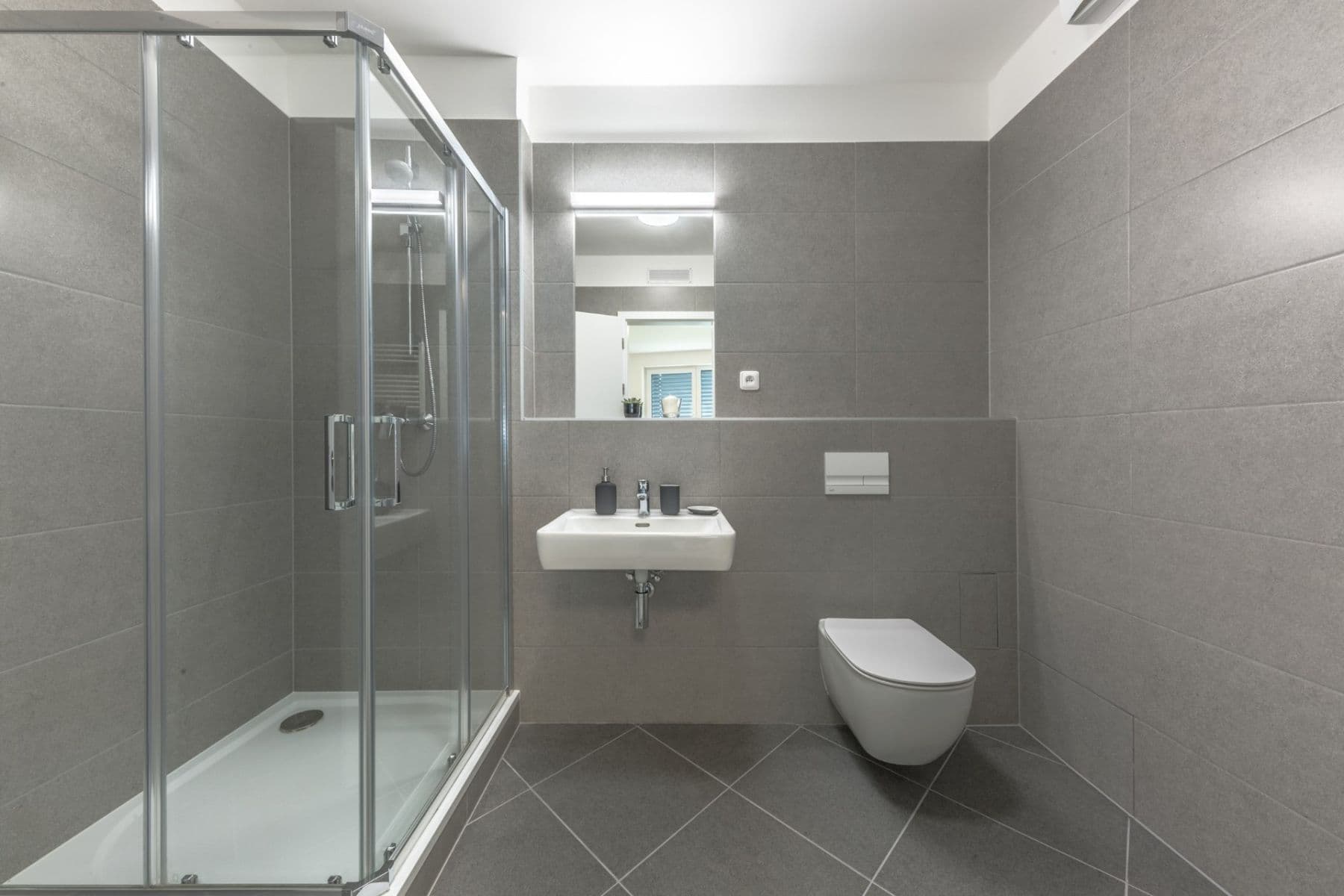 3 bedroom with open-plan kitchen flat to rent, 101 m², Stočesova, Prague, Prague 3 bedroom with open-plan kitchen flat to rent, 101 m², Stočesova, Prague, Prague