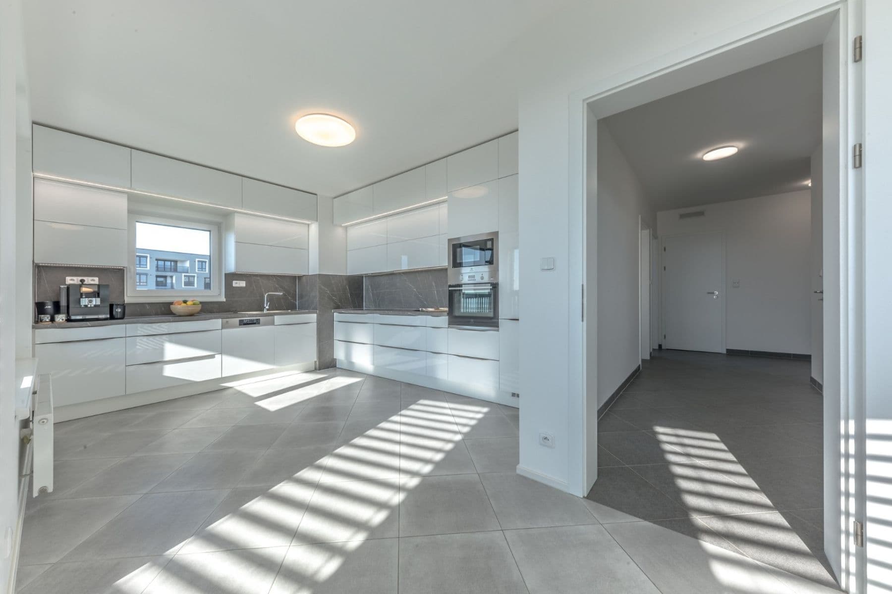 3 bedroom with open-plan kitchen flat to rent, 101 m², Stočesova, Prague, Prague 3 bedroom with open-plan kitchen flat to rent, 101 m², Stočesova, Prague, Prague