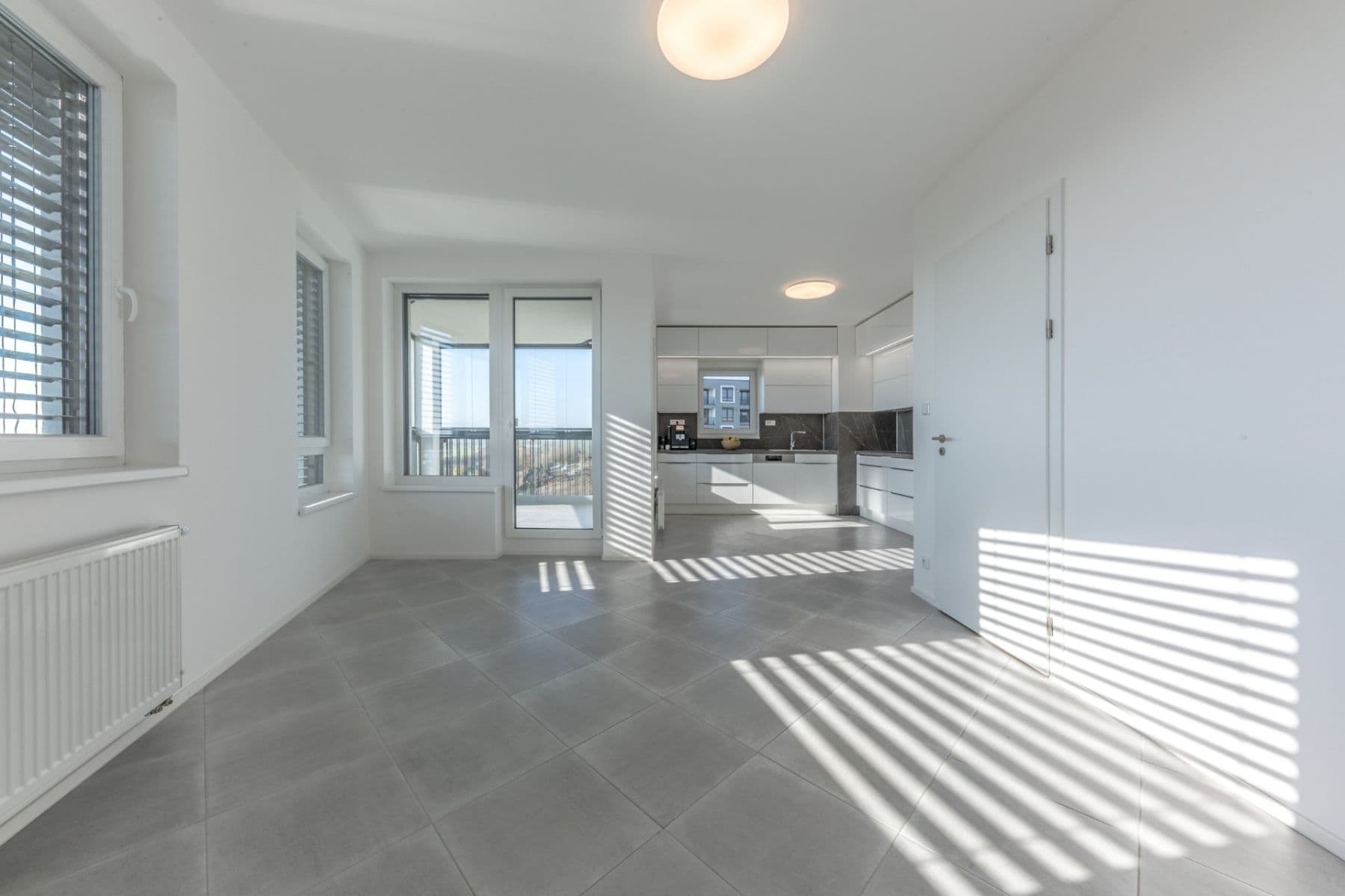 3 bedroom with open-plan kitchen flat to rent, 101 m², Stočesova, Prague, Prague 3 bedroom with open-plan kitchen flat to rent, 101 m², Stočesova, Prague, Prague