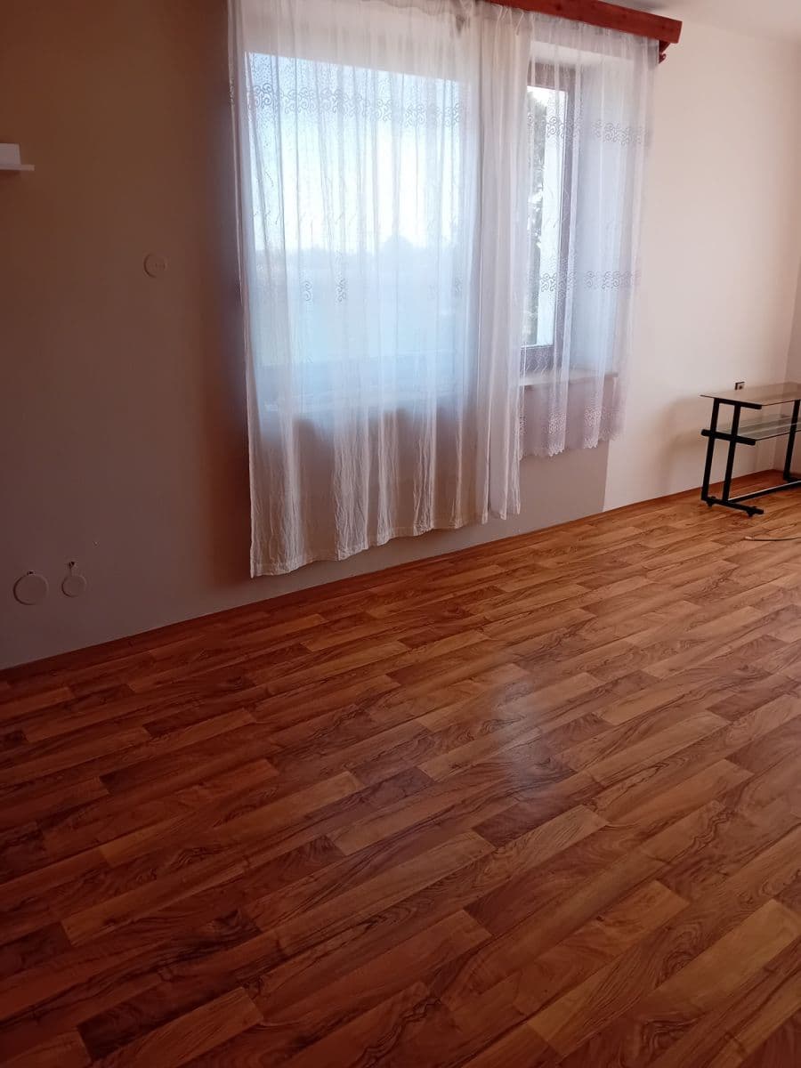 Studio flat to rent, 41 m², Velimská, Sokoleč, Středočeský Region Studio flat to rent, 41 m², Velimská, Sokoleč, Středočeský Region