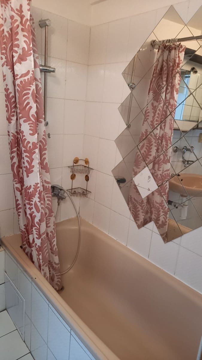 1 bedroom flat to rent, 36 m², Plzeňská, Prague, Prague 1 bedroom flat to rent, 36 m², Plzeňská, Prague, Prague