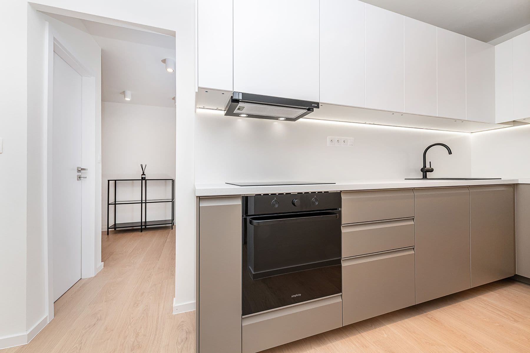 1 bedroom with open-plan kitchen flat for sale, 42 m², Bulharská, Prague, Prague 1 bedroom with open-plan kitchen flat for sale, 42 m², Bulharská, Prague, Prague