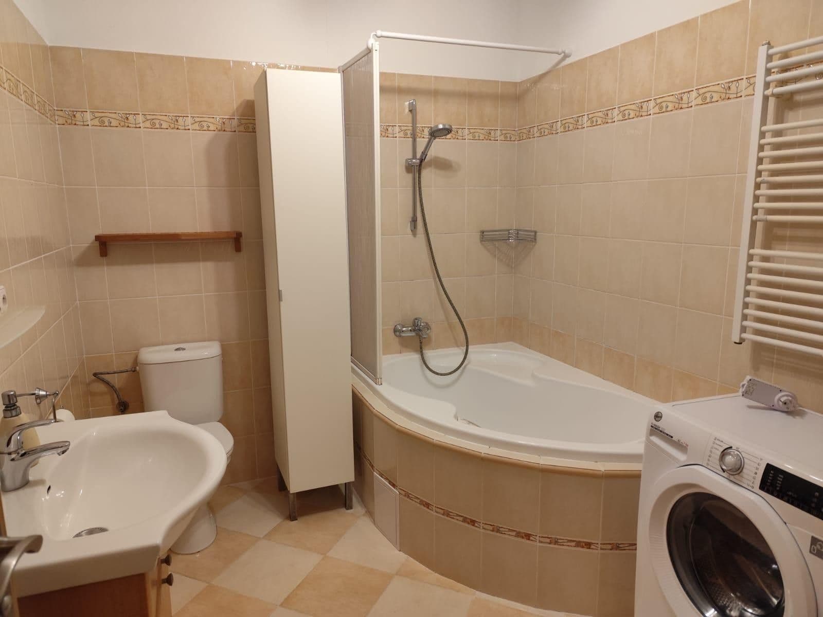 1 bedroom with open-plan kitchen flat to rent, 58 m², Na Ladech, Květnice, Středočeský Region 1 bedroom with open-plan kitchen flat to rent, 58 m², Na Ladech, Květnice, Středočeský Region