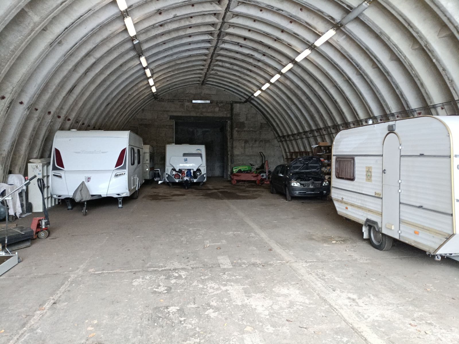 garage to rent, 40 m², Letiště, Hradec Králové, Královéhradecký Region garage to rent, 40 m², Letiště, Hradec Králové, Královéhradecký Region