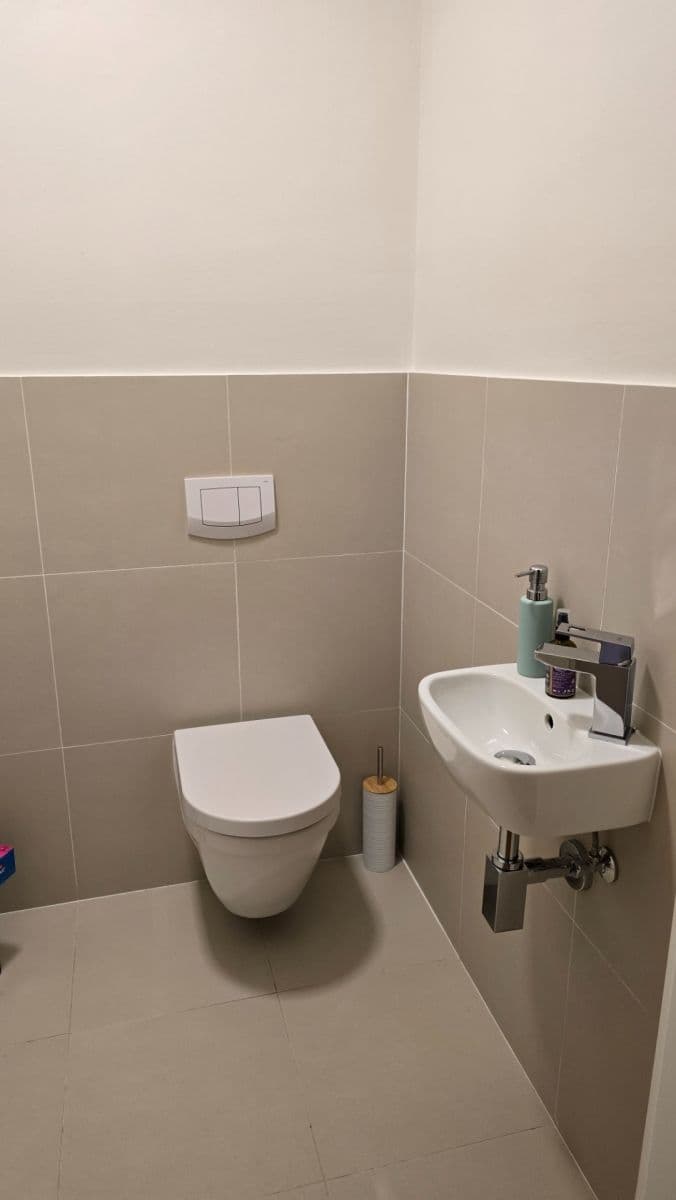 1 bedroom with open-plan kitchen flat to rent, 74 m², U Plynárny, Prague, Prague 1 bedroom with open-plan kitchen flat to rent, 74 m², U Plynárny, Prague, Prague