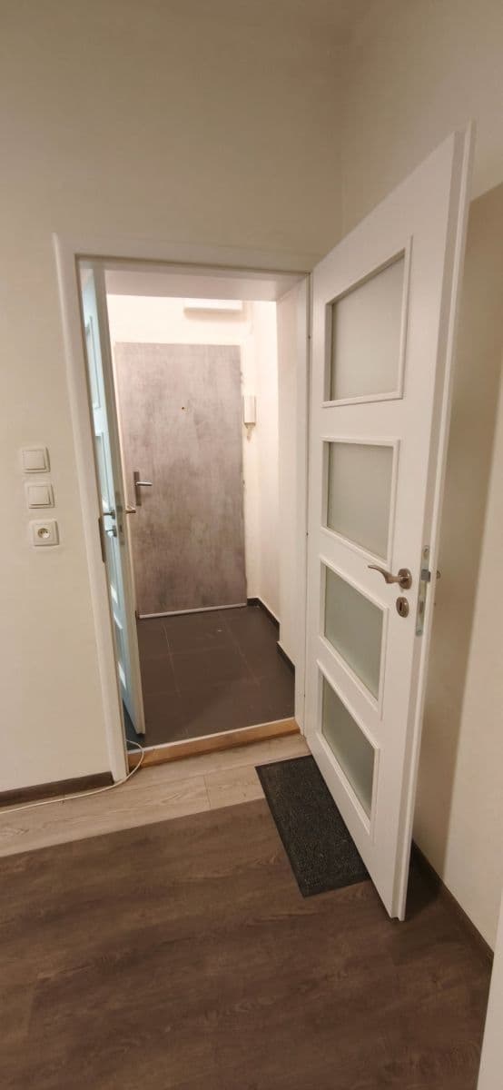 Studio flat to rent, 21 m², Konšelská, Prague, Prague Studio flat to rent, 21 m², Konšelská, Prague, Prague