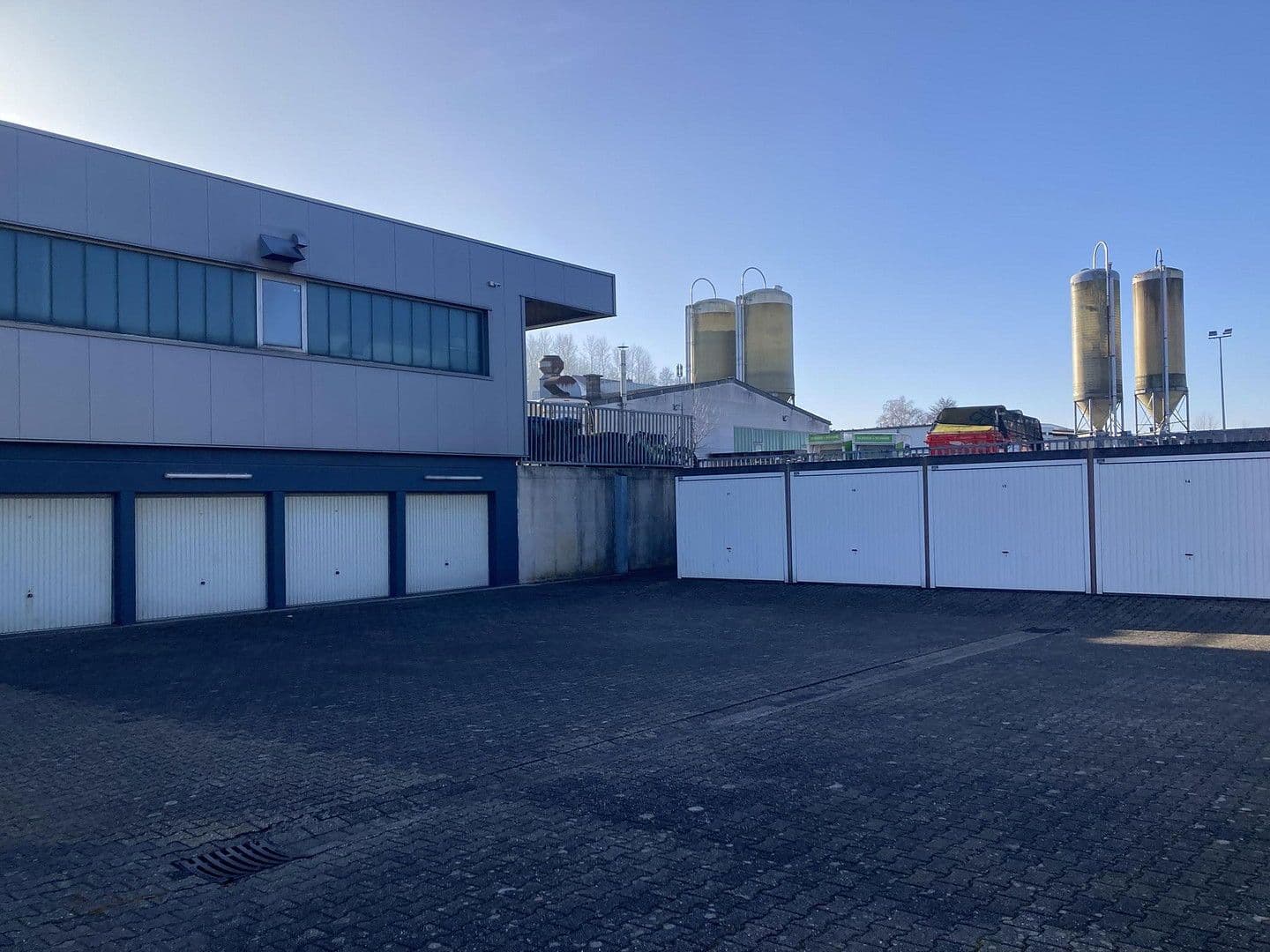 non-residential property for sale, 2,400 m², Carl-Zeiss-Straße 16, Alsdorf, North Rhine-Westphalia non-residential property for sale, 2,400 m², Carl-Zeiss-Straße 16, Alsdorf, North Rhine-Westphalia