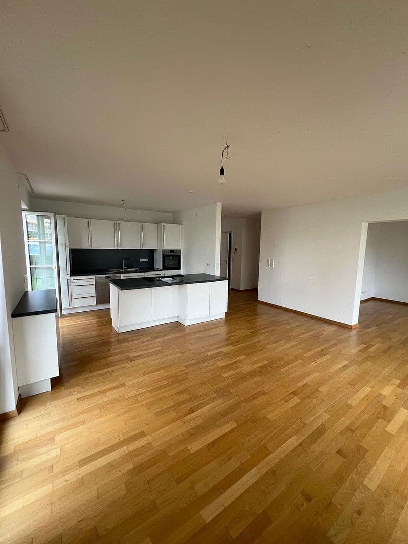 1 bedroom with open-plan kitchen flat to rent, 93 m², Geothestraße 9, Langenargen, Baden-Württemberg 1 bedroom with open-plan kitchen flat to rent, 93 m², Geothestraße 9, Langenargen, Baden-Württemberg