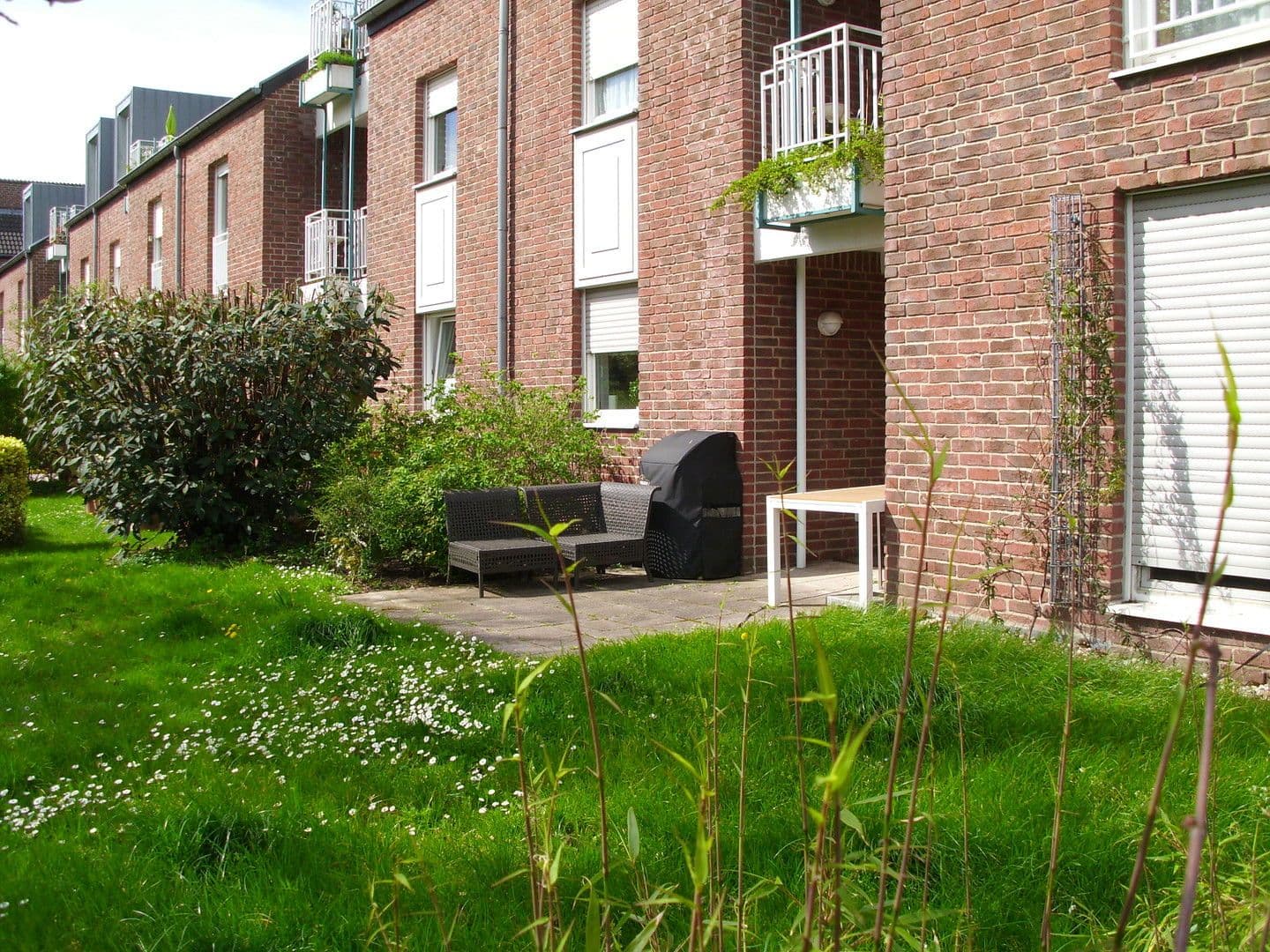 3 bedroom flat to rent, 90 m², Rheinbrohler Weg 30, Düsseldorf, North Rhine-Westphalia 3 bedroom flat to rent, 90 m², Rheinbrohler Weg 30, Düsseldorf, North Rhine-Westphalia