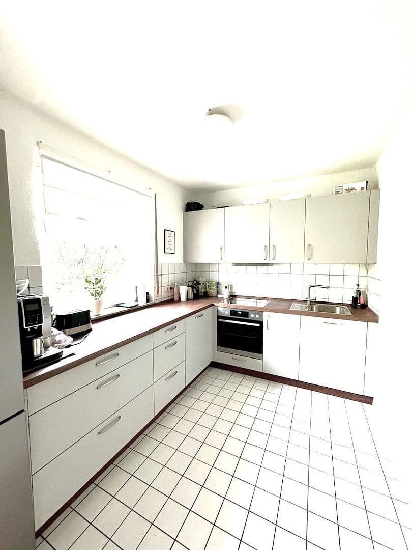 3 bedroom flat to rent, 90 m², Rheinbrohler Weg 30, Düsseldorf, North Rhine-Westphalia 3 bedroom flat to rent, 90 m², Rheinbrohler Weg 30, Düsseldorf, North Rhine-Westphalia