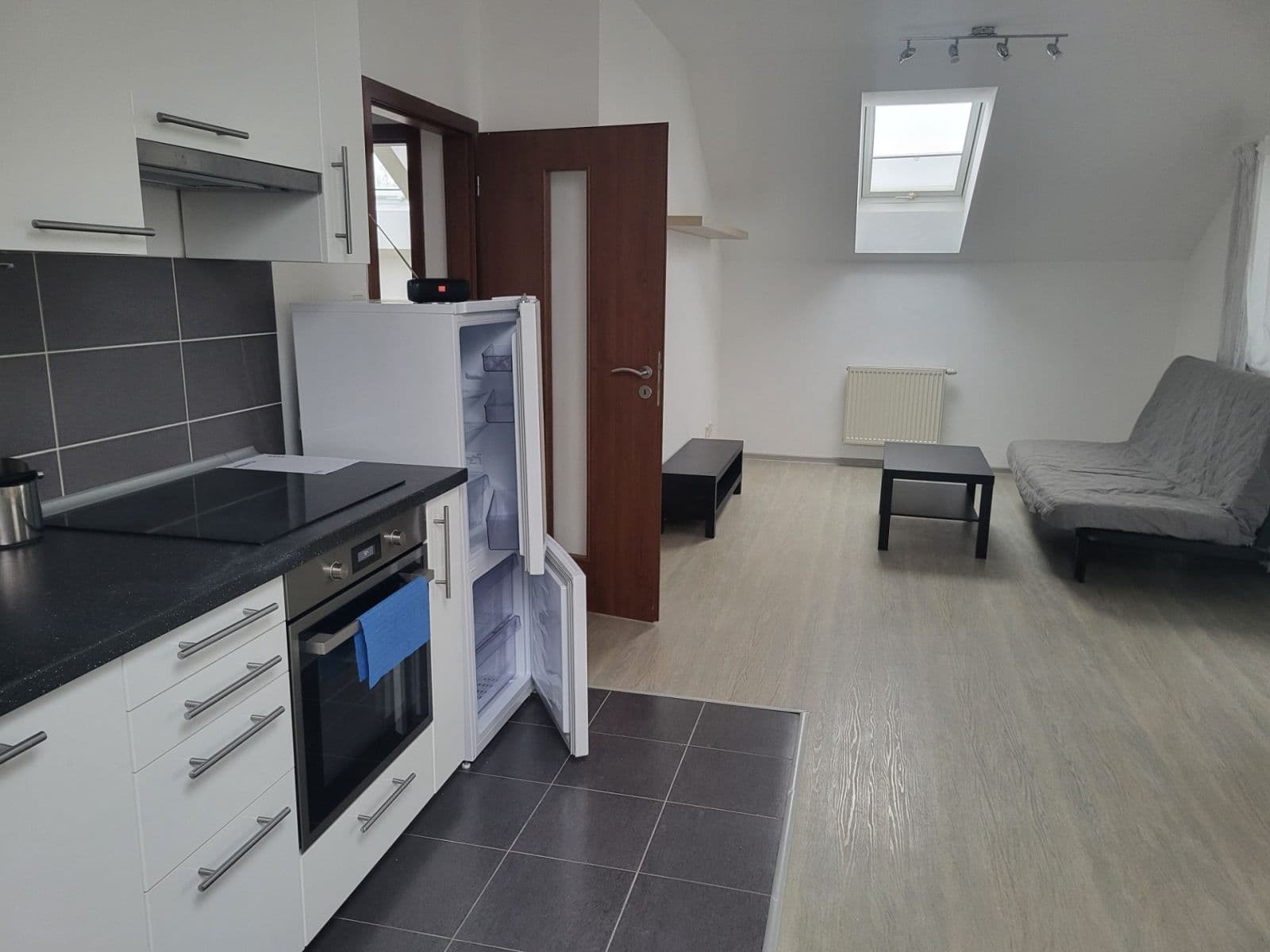 1 bedroom with open-plan kitchen flat to rent, 50 m², Nádražní, Zbuzany, Středočeský Region 1 bedroom with open-plan kitchen flat to rent, 50 m², Nádražní, Zbuzany, Středočeský Region