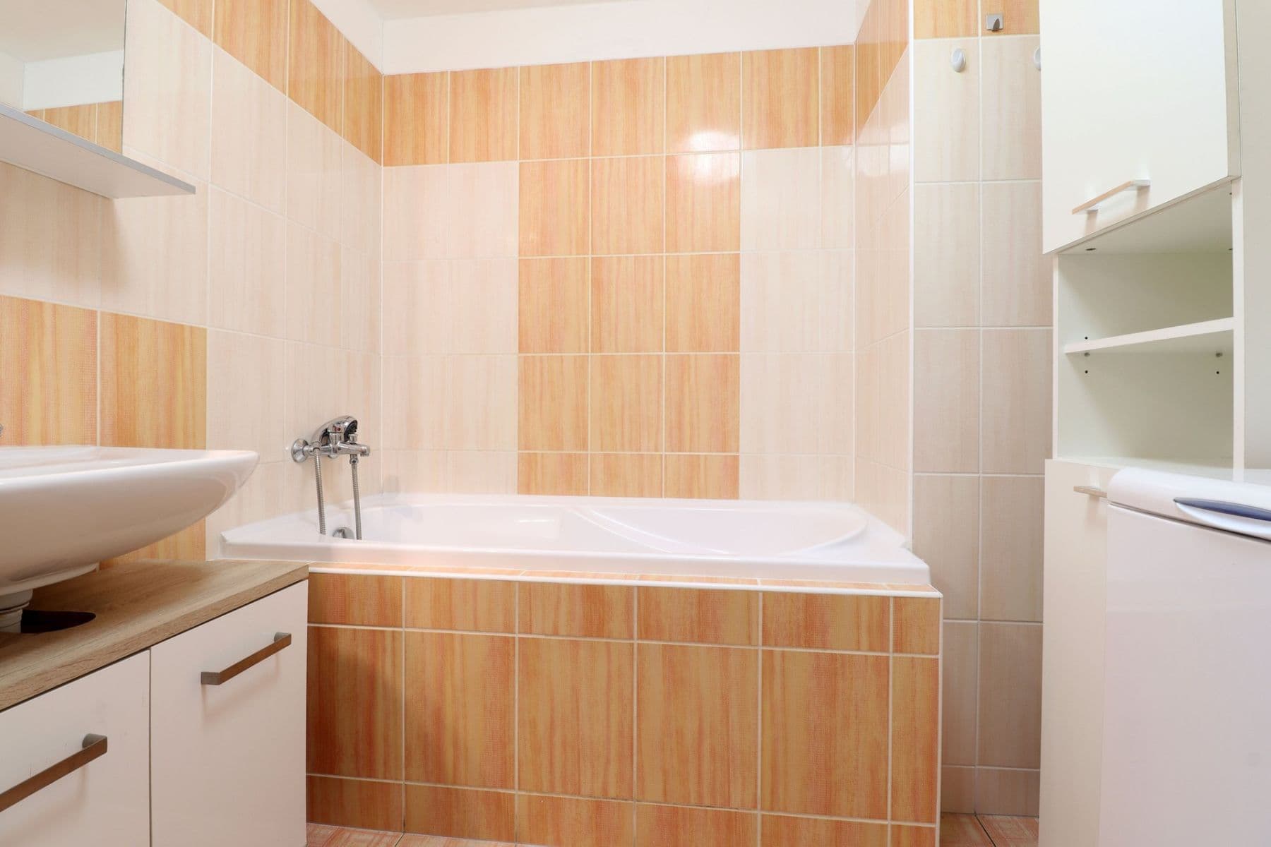 2 bedroom with open-plan kitchen flat to rent, 76 m², Herlíkovická, Prague, Prague 2 bedroom with open-plan kitchen flat to rent, 76 m², Herlíkovická, Prague, Prague