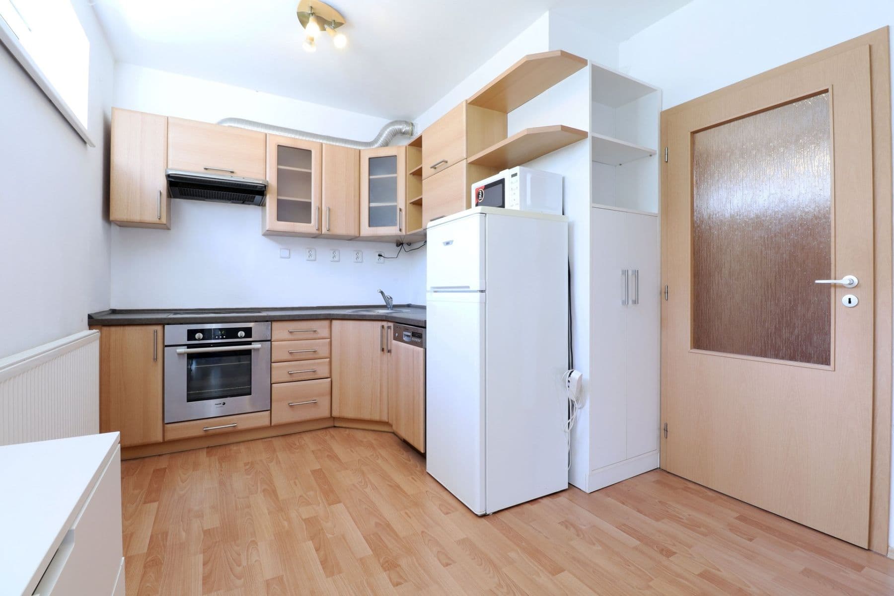 2 bedroom with open-plan kitchen flat to rent, 76 m², Herlíkovická, Prague, Prague 2 bedroom with open-plan kitchen flat to rent, 76 m², Herlíkovická, Prague, Prague