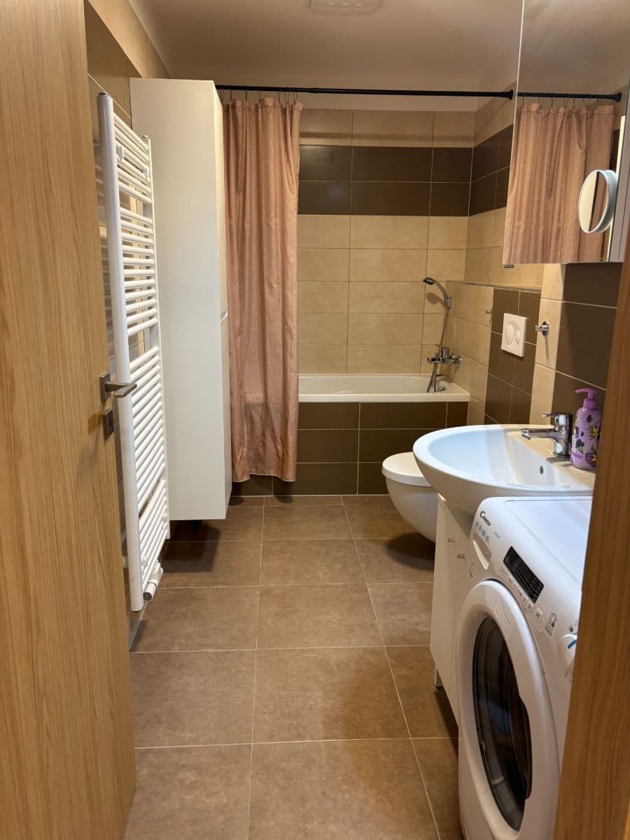 Studio flat to rent, 34 m², Ovesná, Hostivice, Středočeský Region Studio flat to rent, 34 m², Ovesná, Hostivice, Středočeský Region