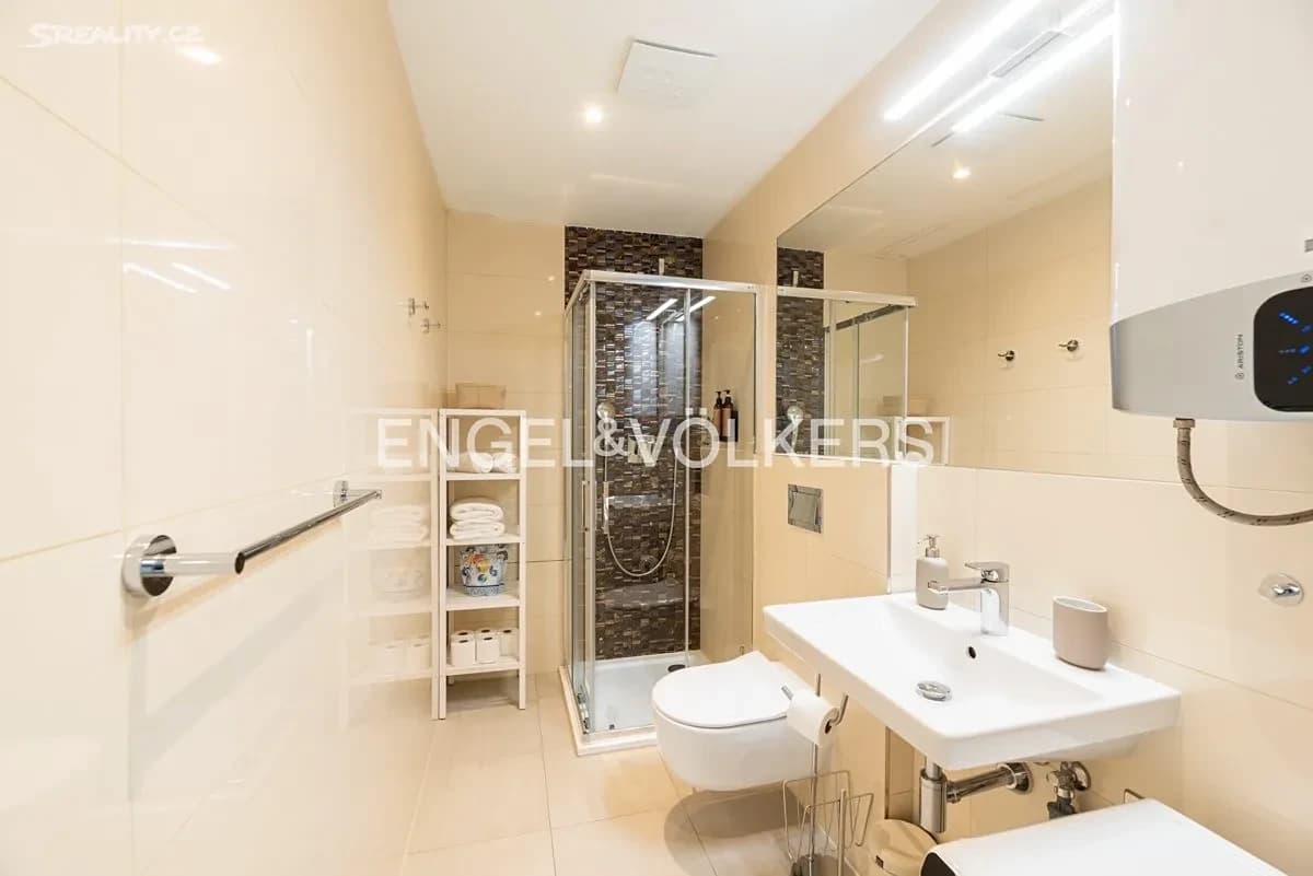 Studio flat to rent, 27 m², Štěpánská, Prague, Prague Studio flat to rent, 27 m², Štěpánská, Prague, Prague