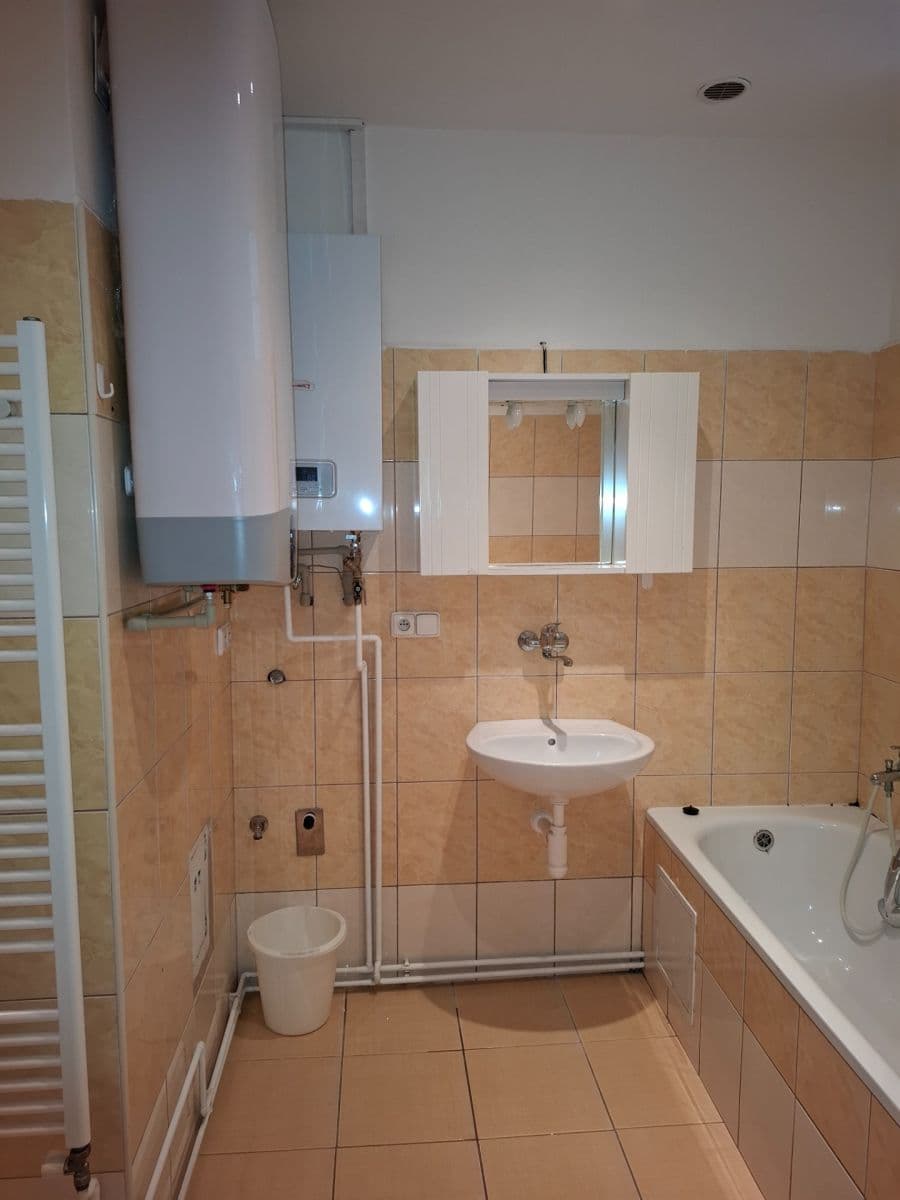 1 bedroom flat to rent, 39 m², Zborovské náměstí, Pardubice, Pardubický Region 1 bedroom flat to rent, 39 m², Zborovské náměstí, Pardubice, Pardubický Region