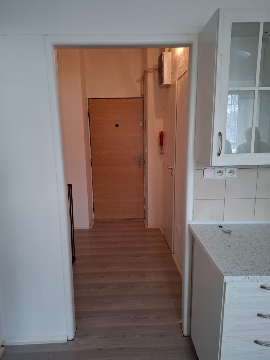 1 bedroom flat to rent, 39 m², Zborovské náměstí, Pardubice, Pardubický Region 1 bedroom flat to rent, 39 m², Zborovské náměstí, Pardubice, Pardubický Region