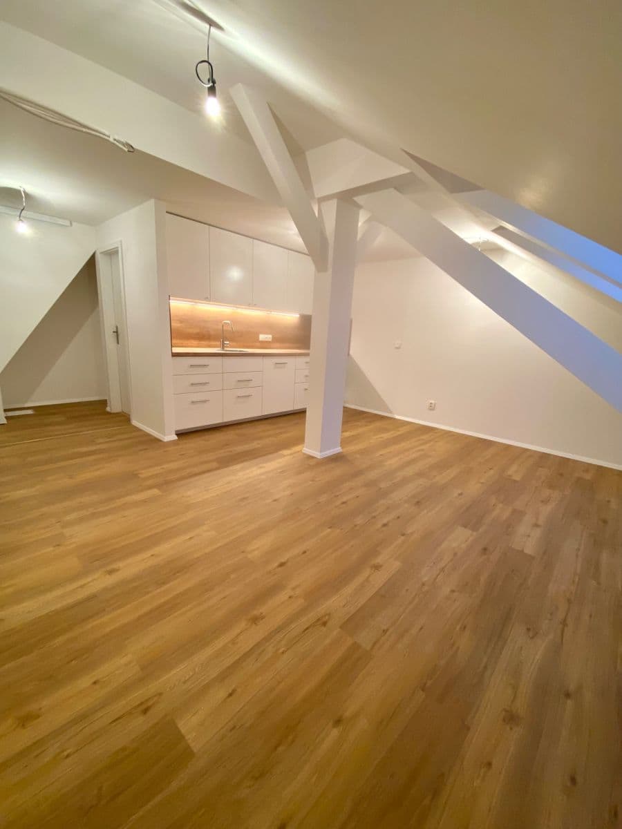 2 bedroom with open-plan kitchen flat to rent, 81 m², Kubelíkova, Prague, Prague 2 bedroom with open-plan kitchen flat to rent, 81 m², Kubelíkova, Prague, Prague