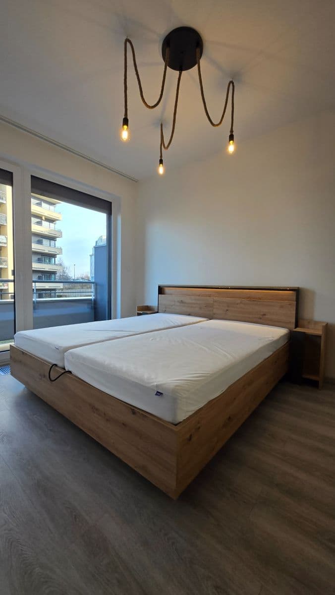 1 bedroom with open-plan kitchen flat to rent, 47 m², Drahňovická, Prague, Prague 1 bedroom with open-plan kitchen flat to rent, 47 m², Drahňovická, Prague, Prague