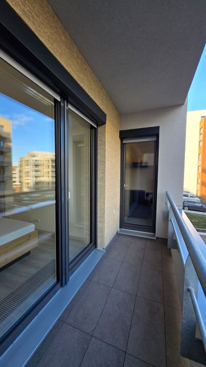 1 bedroom with open-plan kitchen flat to rent, 47 m², Drahňovická, Prague, Prague 1 bedroom with open-plan kitchen flat to rent, 47 m², Drahňovická, Prague, Prague