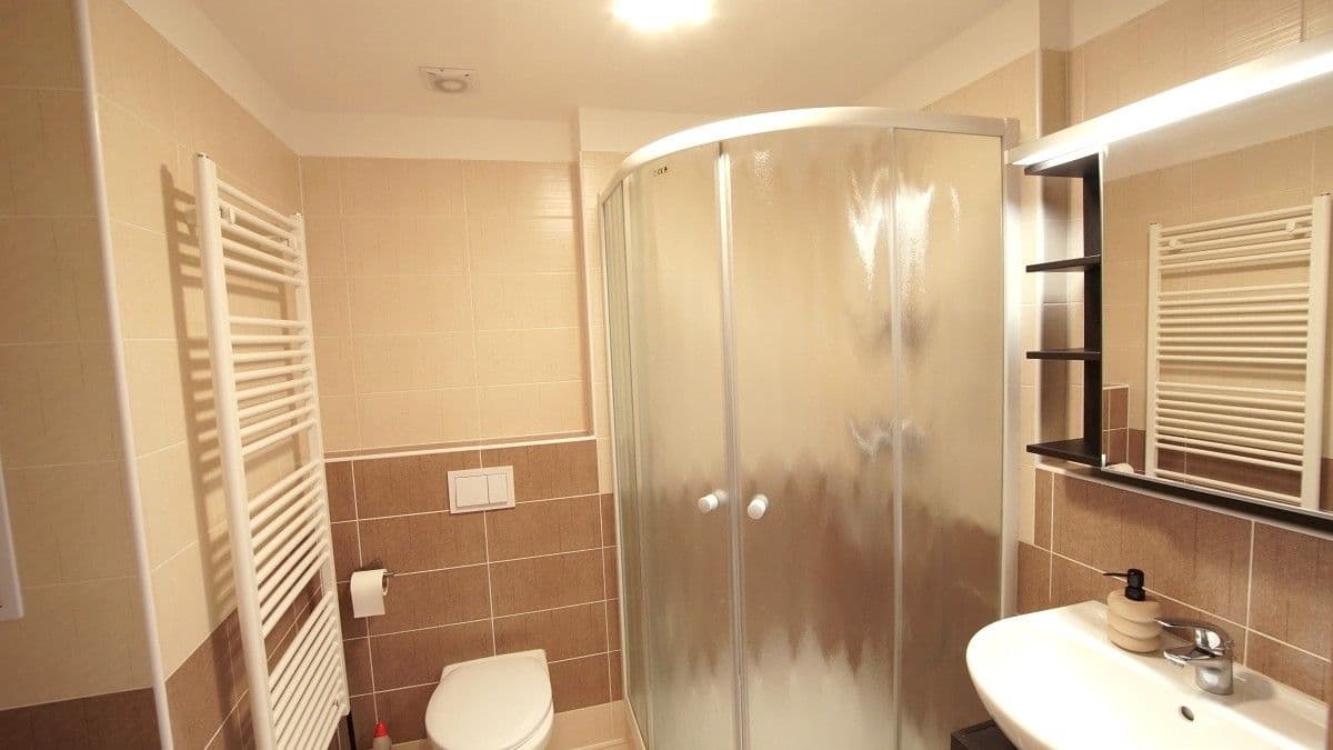 Studio flat to rent, 33 m², Emy Destinové, Jinočany, Středočeský Region Studio flat to rent, 33 m², Emy Destinové, Jinočany, Středočeský Region