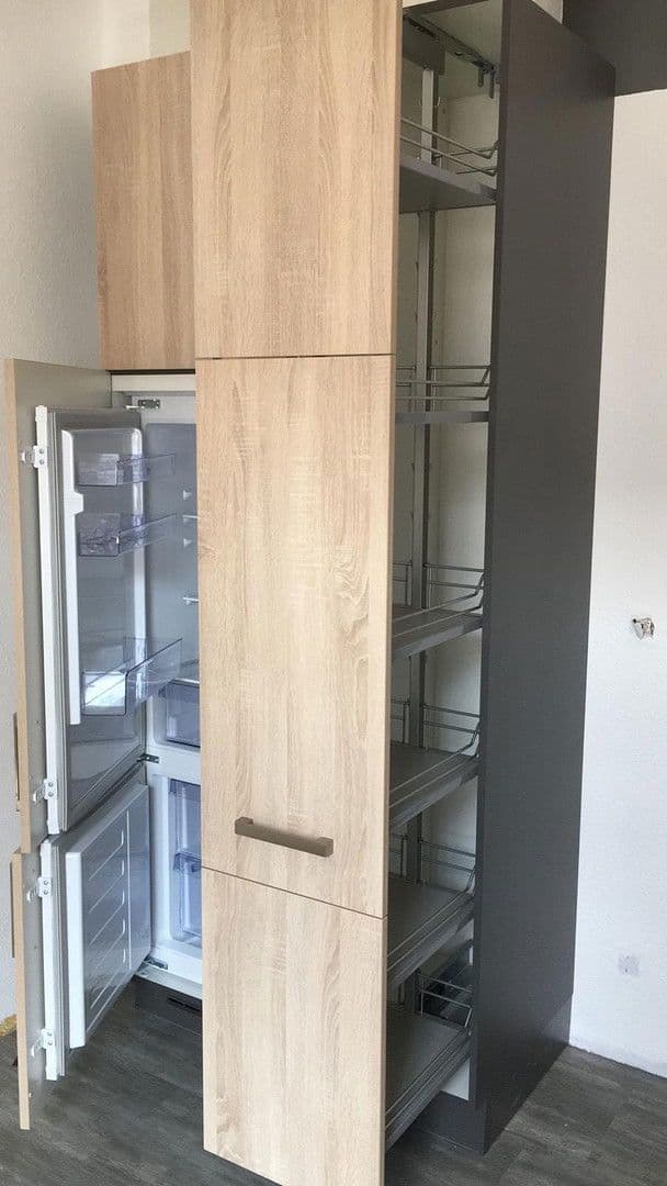 3 bedroom flat to rent, 98 m², Bahnhofstr.2, Zwickau, Saxony 3 bedroom flat to rent, 98 m², Bahnhofstr.2, Zwickau, Saxony