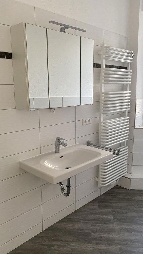 3 bedroom flat to rent, 98 m², Bahnhofstr.2, Zwickau, Saxony 3 bedroom flat to rent, 98 m², Bahnhofstr.2, Zwickau, Saxony