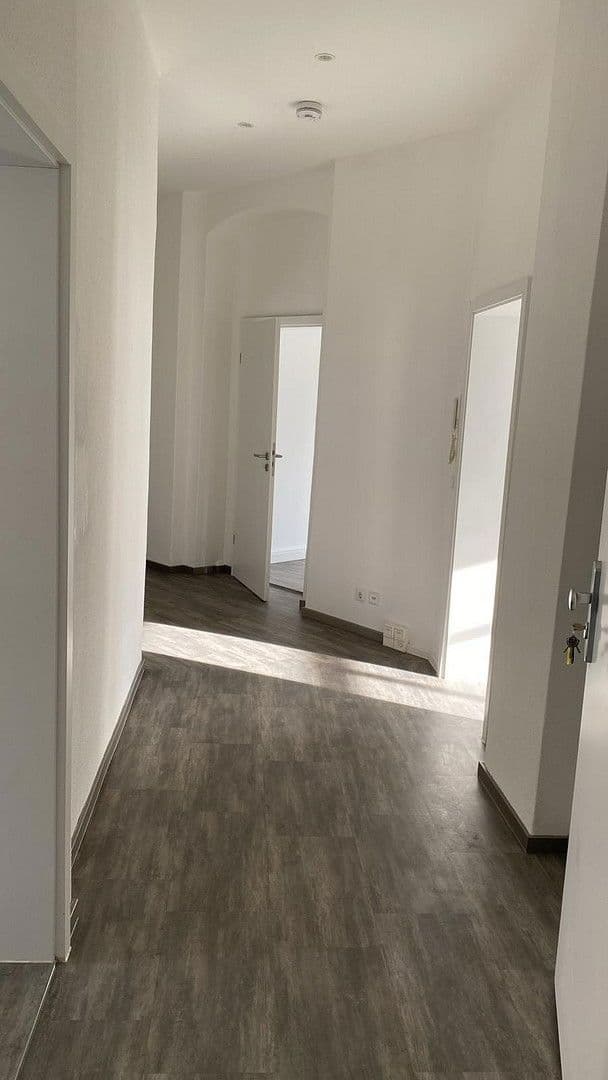 3 bedroom flat to rent, 98 m², Bahnhofstr.2, Zwickau, Saxony 3 bedroom flat to rent, 98 m², Bahnhofstr.2, Zwickau, Saxony