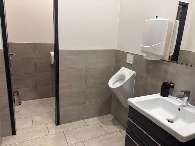 office for sale, 485 m², Bartäcker 6, Simmelsdorf, Bavaria office for sale, 485 m², Bartäcker 6, Simmelsdorf, Bavaria