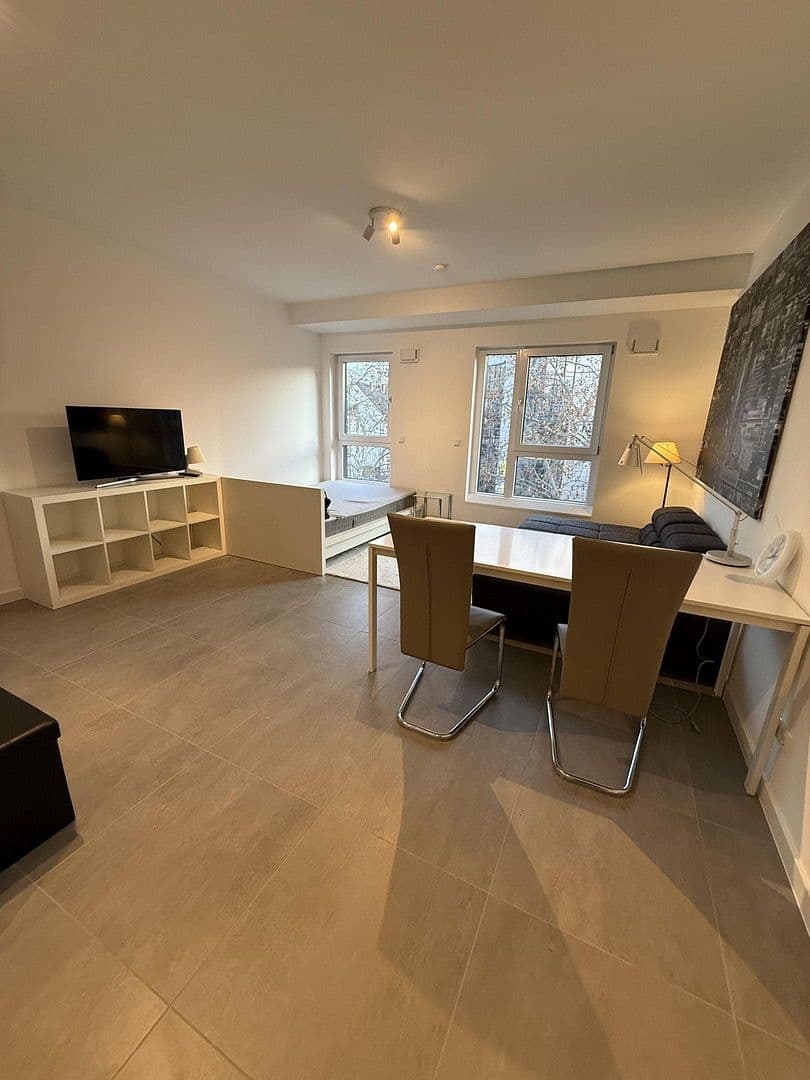 Studio flat to rent, 48 m², Schwalbacher Straße 47, Frankfurt, Hesse Studio flat to rent, 48 m², Schwalbacher Straße 47, Frankfurt, Hesse