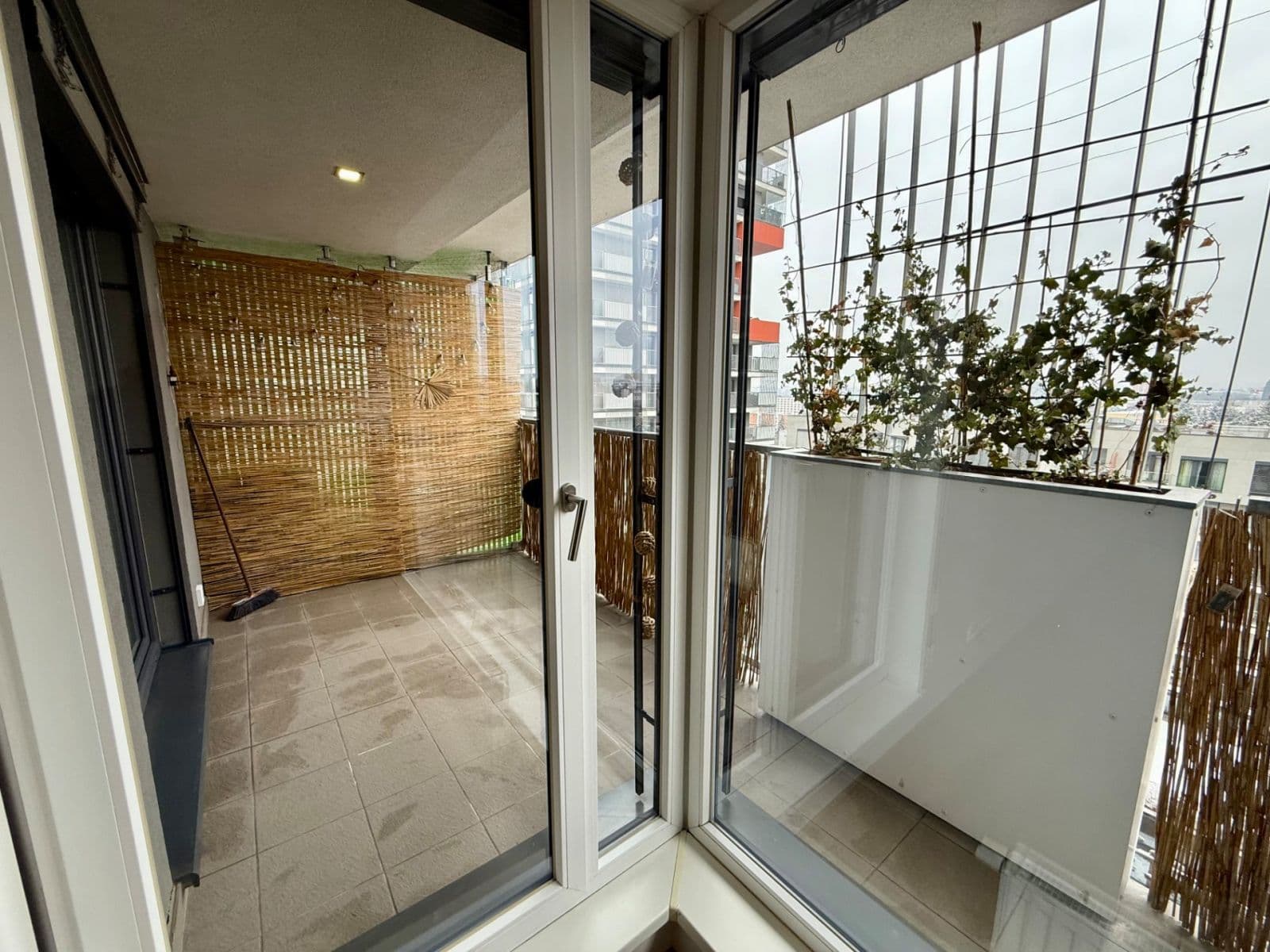 1 bedroom with open-plan kitchen flat to rent, 57 m², Počernická, Prague, Prague 1 bedroom with open-plan kitchen flat to rent, 57 m², Počernická, Prague, Prague