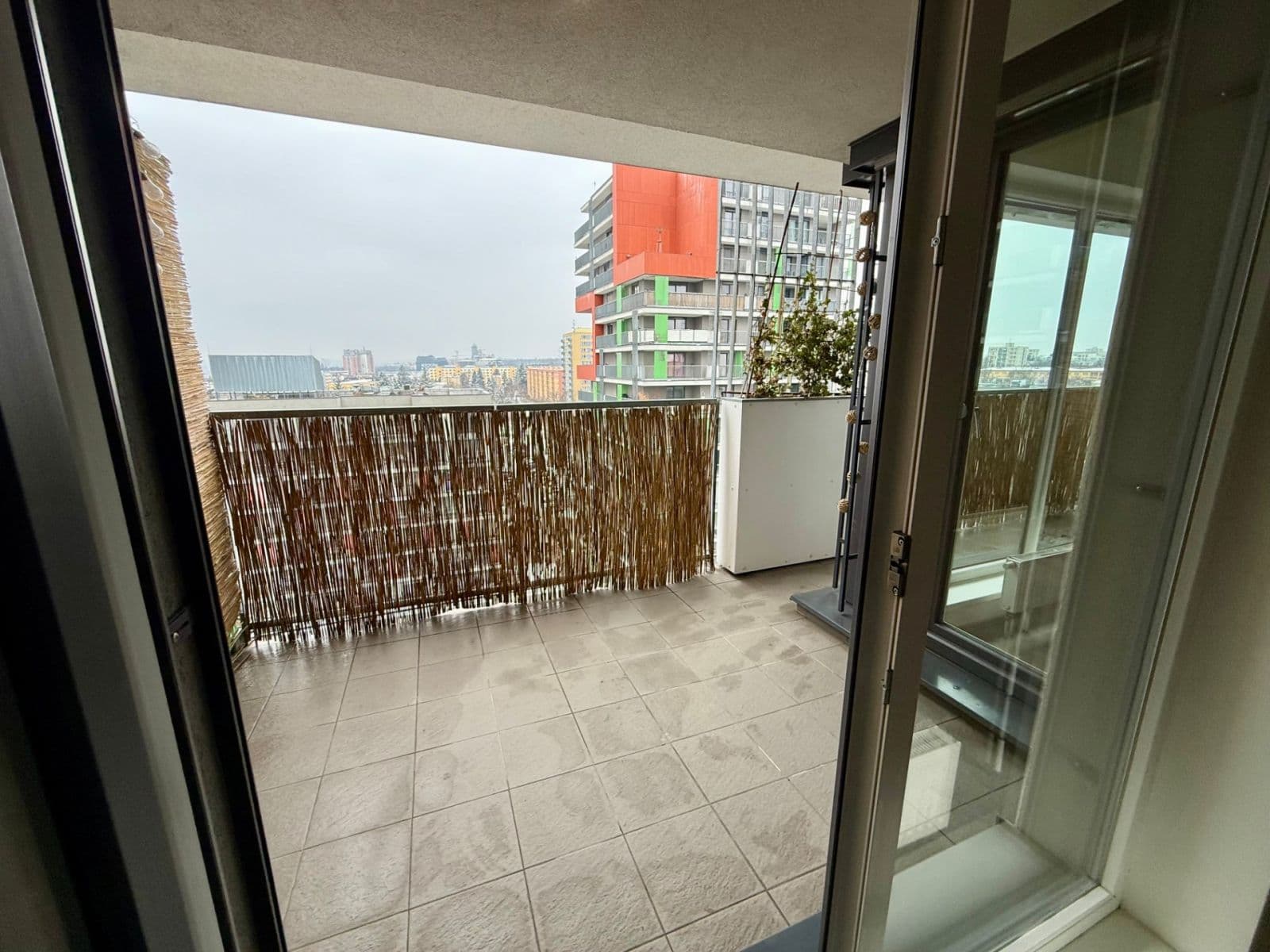 1 bedroom with open-plan kitchen flat to rent, 57 m², Počernická, Prague, Prague 1 bedroom with open-plan kitchen flat to rent, 57 m², Počernická, Prague, Prague