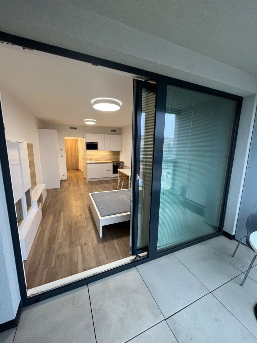 Studio flat to rent, 33 m², Kurta Konráda, Prague, Prague Studio flat to rent, 33 m², Kurta Konráda, Prague, Prague