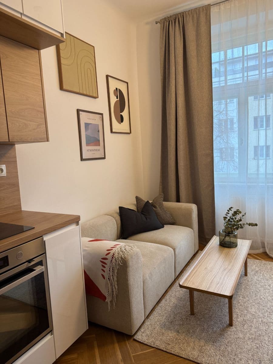 Studio flat to rent, 32 m², 28. pluku, Prague, Prague Studio flat to rent, 32 m², 28. pluku, Prague, Prague