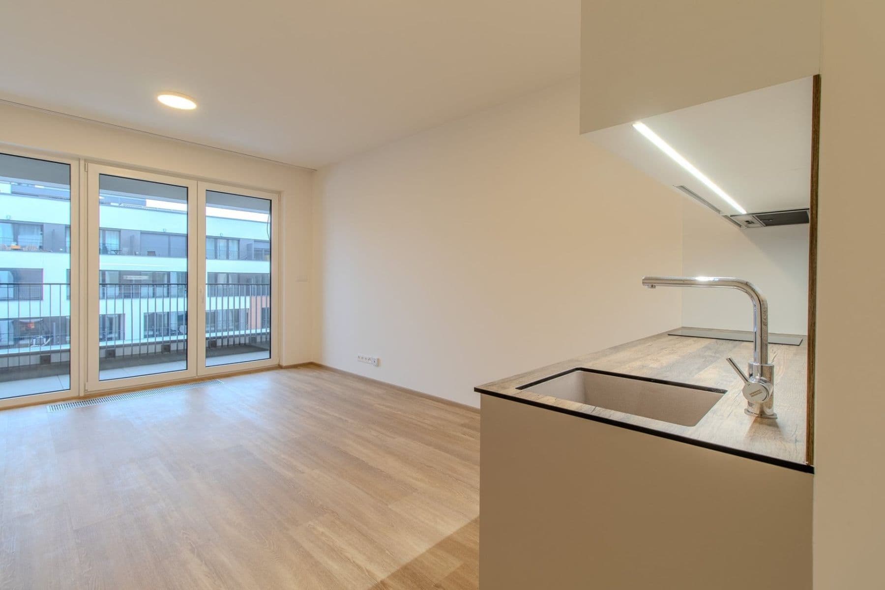 Studio flat to rent, 32 m², Poděbradská, Prague, Prague Studio flat to rent, 32 m², Poděbradská, Prague, Prague