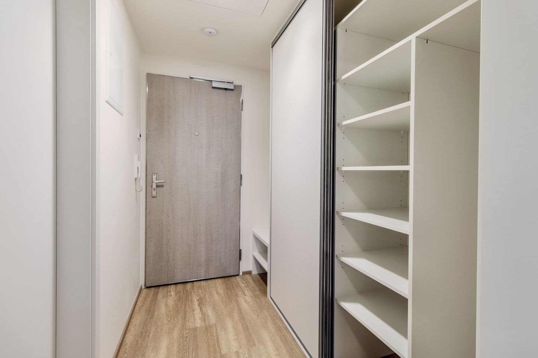 Studio flat to rent, 32 m², Poděbradská, Prague, Prague Studio flat to rent, 32 m², Poděbradská, Prague, Prague