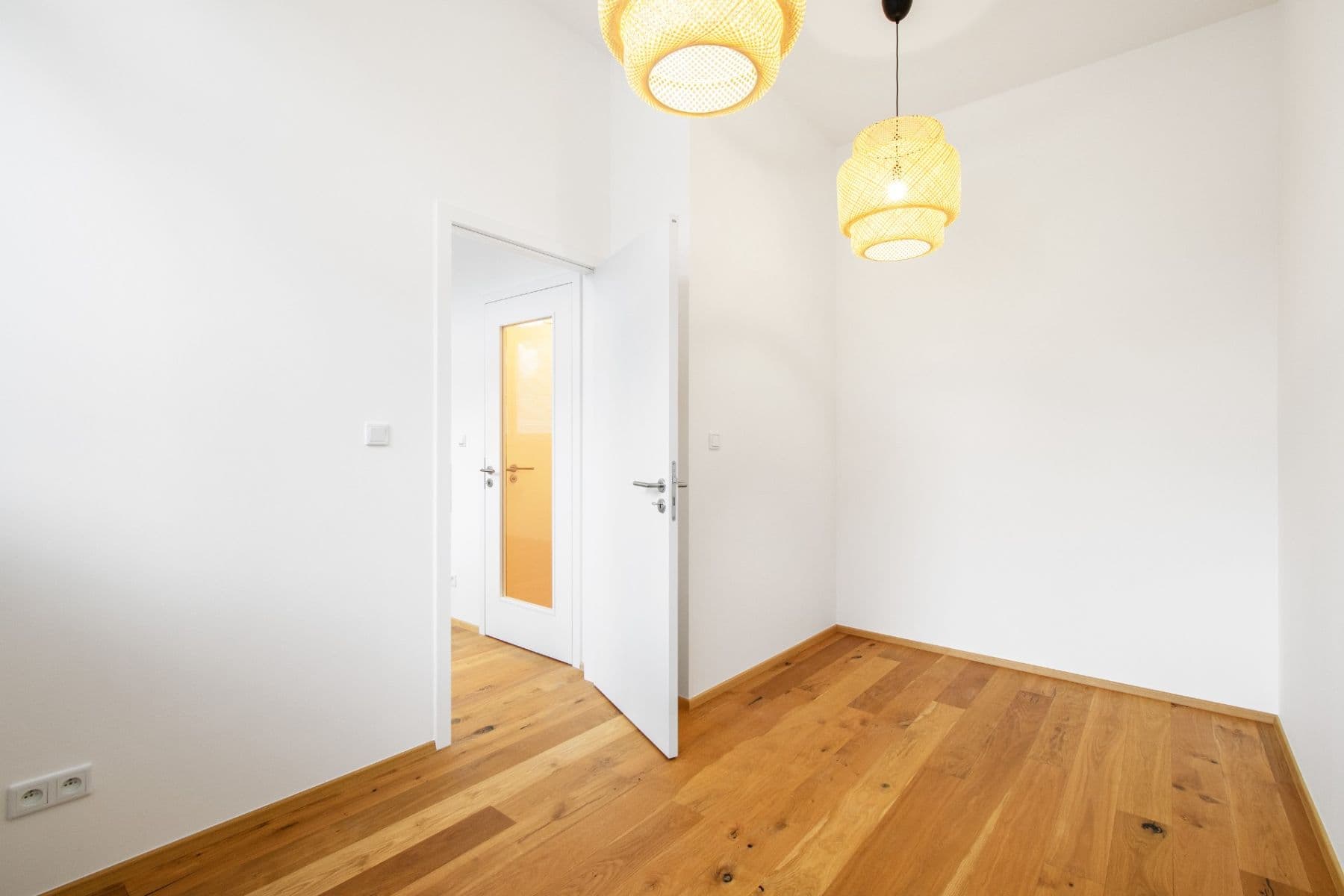 1 bedroom with open-plan kitchen flat to rent, 37 m², Perucká, Prague, Prague 1 bedroom with open-plan kitchen flat to rent, 37 m², Perucká, Prague, Prague