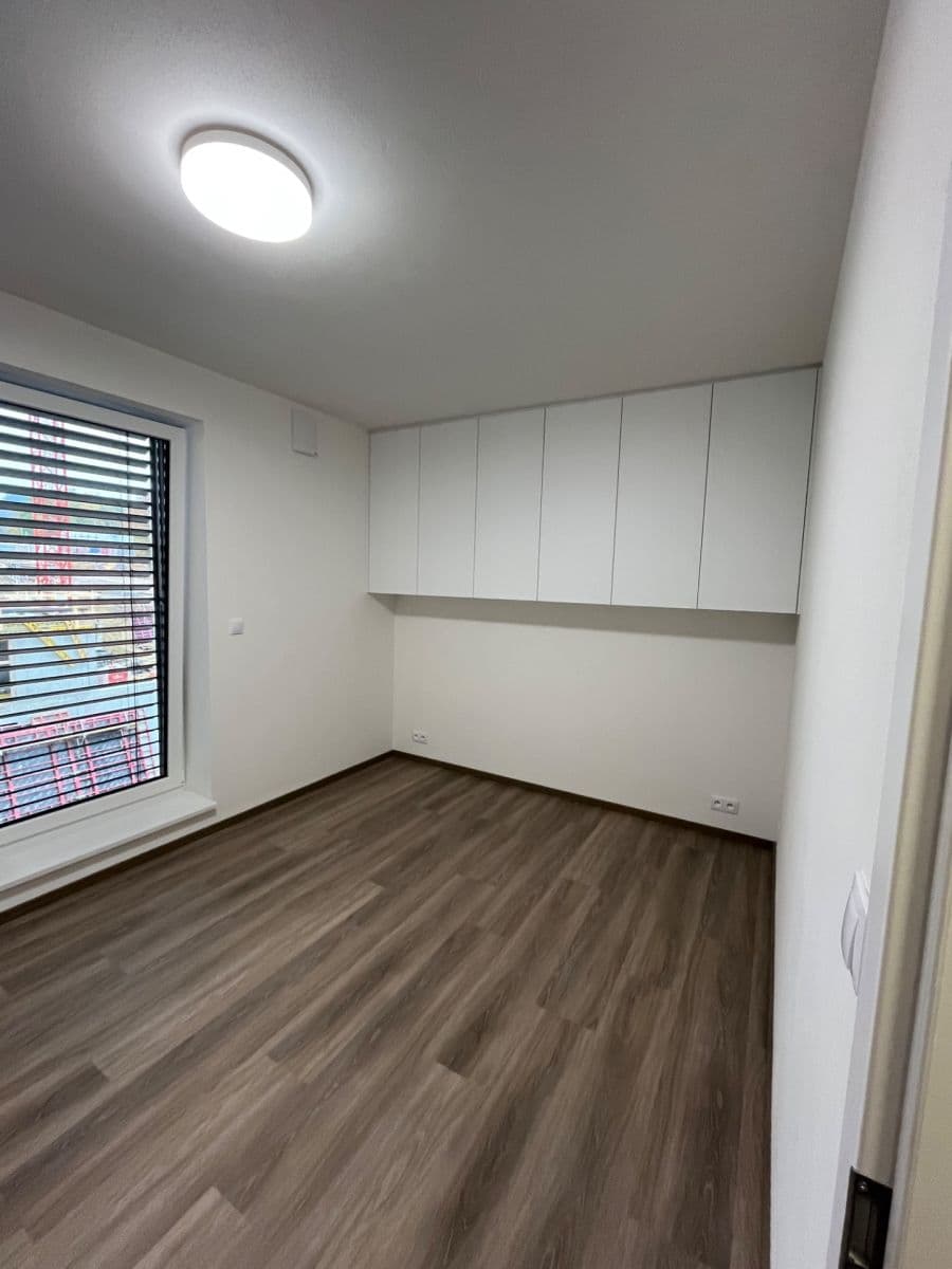 1 bedroom with open-plan kitchen flat to rent, 55 m², Hluboček, Brno, Jihomoravský Region 1 bedroom with open-plan kitchen flat to rent, 55 m², Hluboček, Brno, Jihomoravský Region